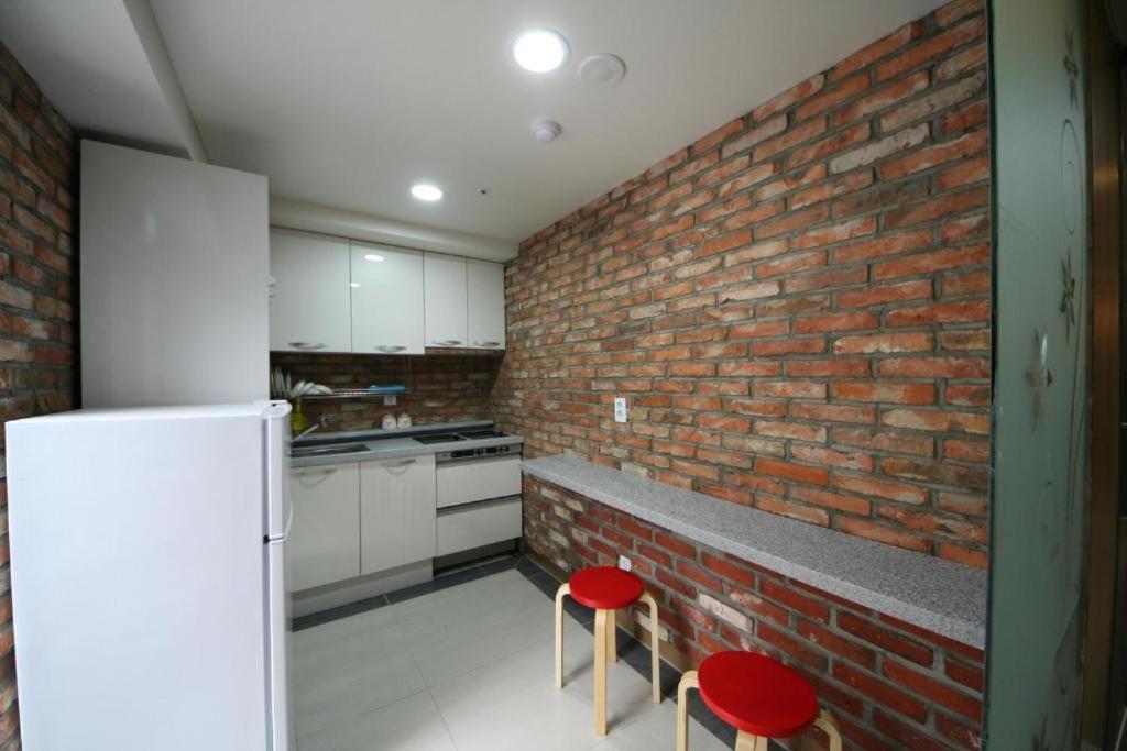 Star Guest House Seoul Bagian luar foto