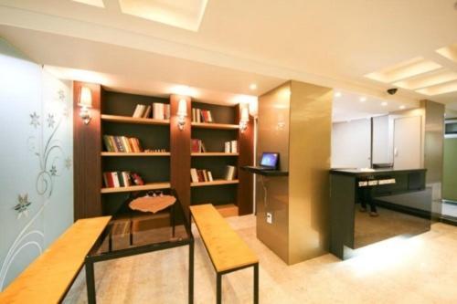 Star Guest House Seoul Bagian luar foto