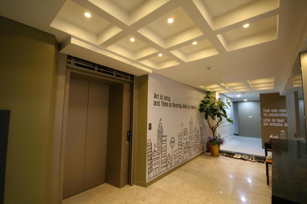 Star Guest House Seoul Bagian luar foto