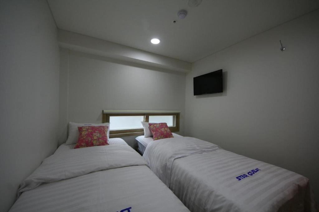 Star Guest House Seoul Bagian luar foto